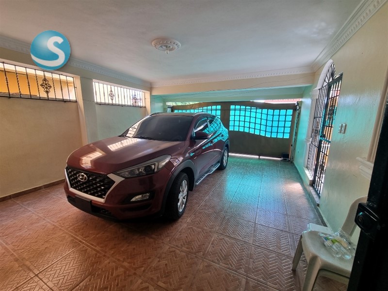 Casa espaciosa en venta en Brisa Oriental, zona segura en República Dominicana