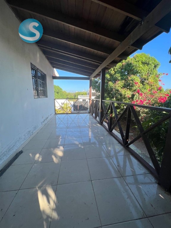 Casa en venta en Baní con amplio terreno de 510 m² en República Dominicana