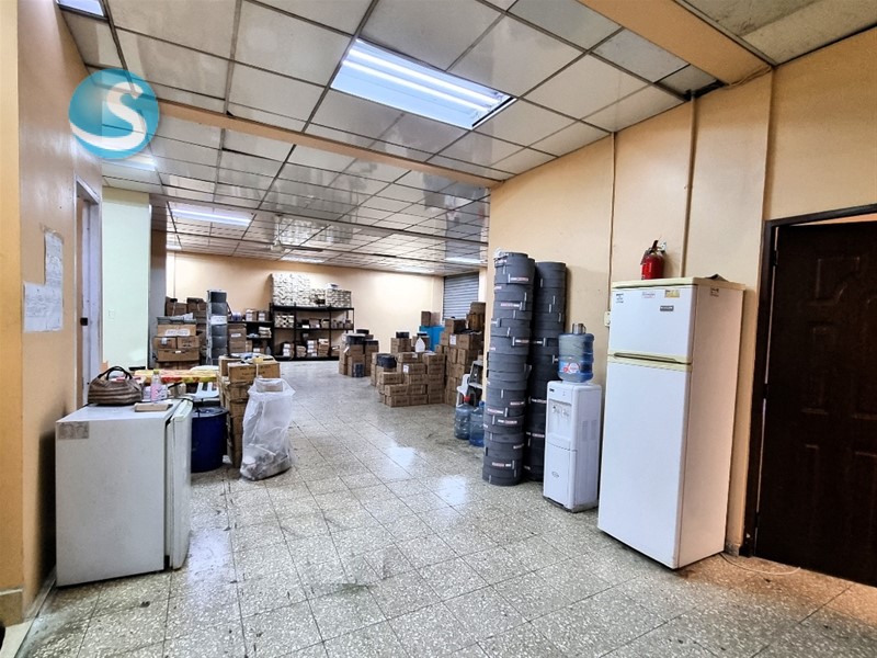 Local comercial en venta en Avenida 27 de Febrero, Villa Francisca en República Dominicana