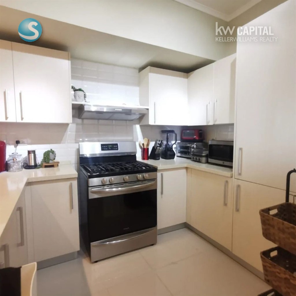 Apartamento amplio con terraza en Evaristo Morales en República Dominicana
