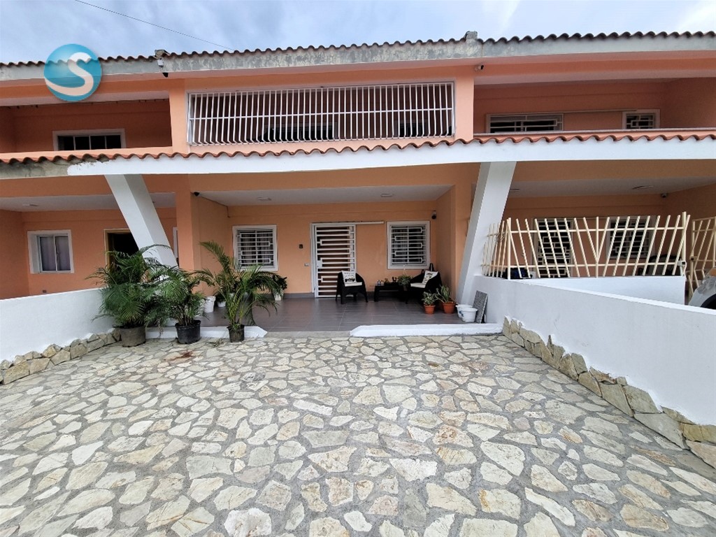 Casa Townhouse Nueva en Residencial Costa Marina Boca Chica