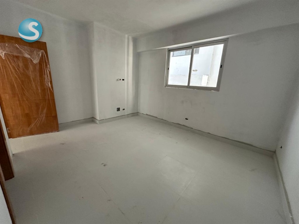 Apartamento en venta en Mirador Norte, moderno y espacioso en República Dominicana