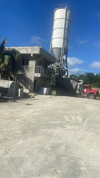 Planta de Hormigón en Venta con Amplio Terreno en Palavé en República Dominicana