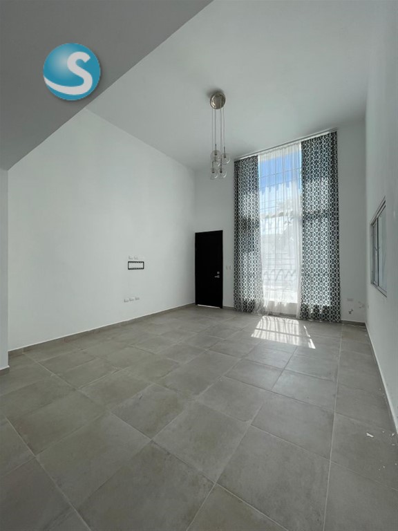 Villa en venta en Bávaro con piscina y amplio terreno en República Dominicana