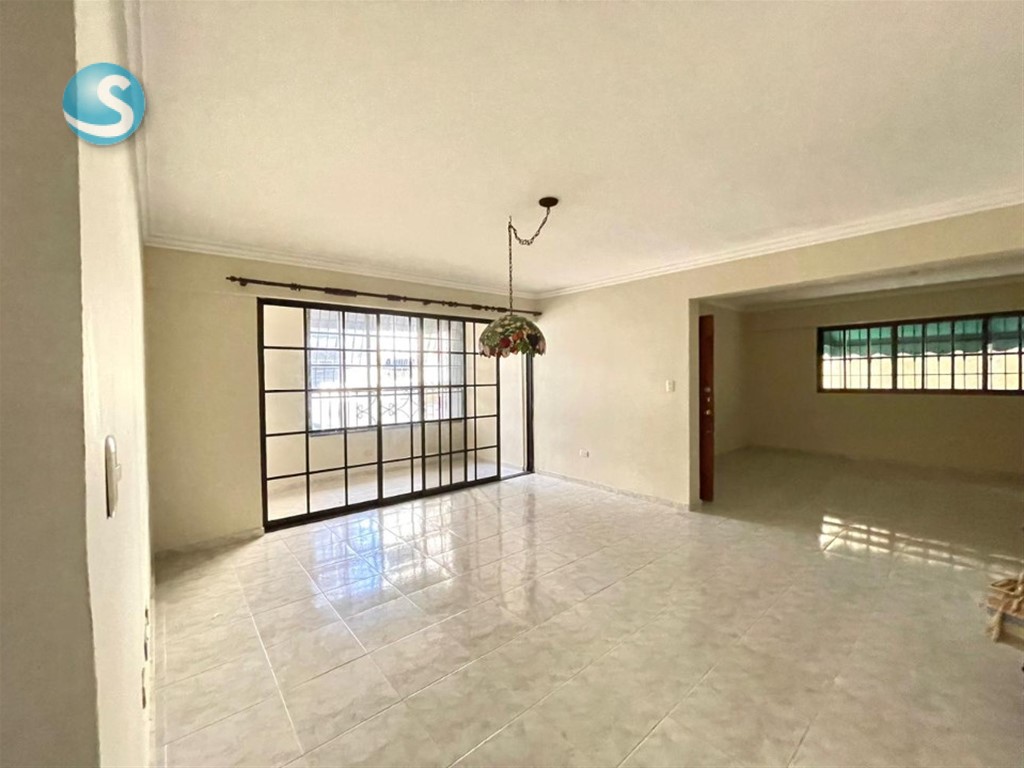Apartamento amplio en venta en Bella Vista, Santo Domingo