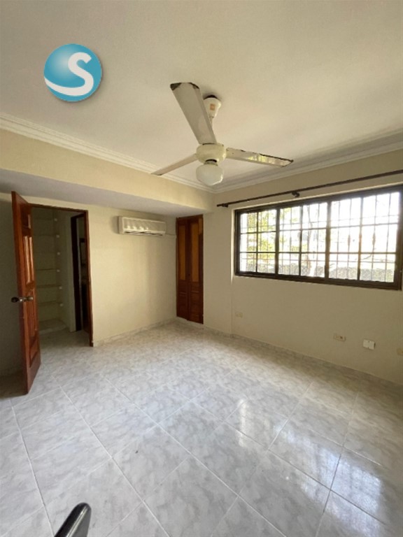 Apartamento amplio en venta en Bella Vista, Santo Domingo en República Dominicana