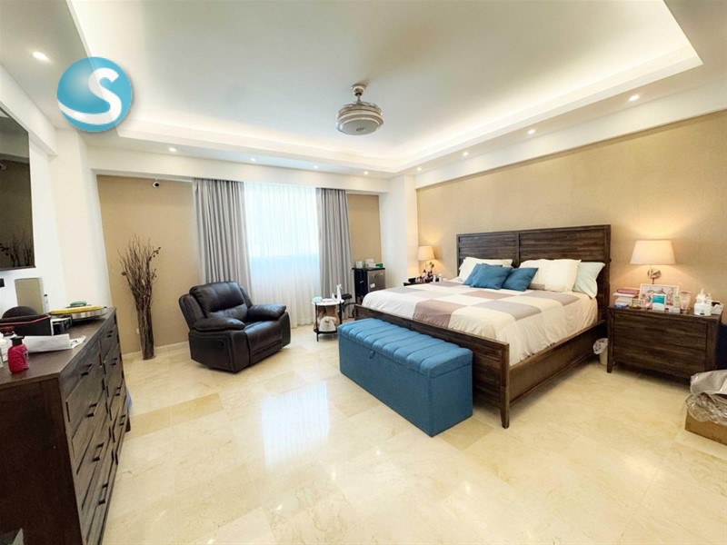 Apartamento de lujo en Los Cacicazgos con vista al mar en República Dominicana