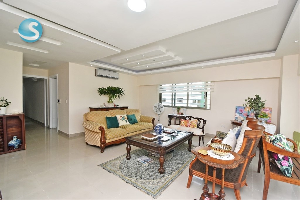 Apartamento amplio en Evaristo Morales, 236 m² en República Dominicana