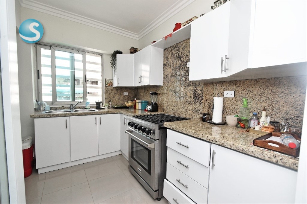 Apartamento amplio en Evaristo Morales, 236 m² en República Dominicana