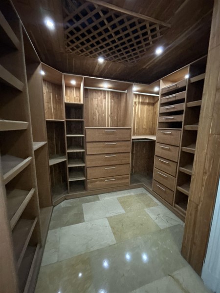 Amplio apartamento en venta en Los Cacicazgos en República Dominicana