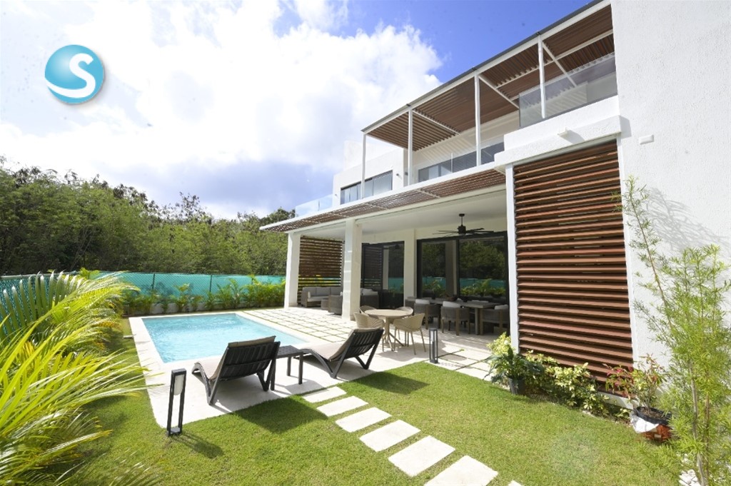 Villa en venta en exclusivo Punta Cana Village en República Dominicana