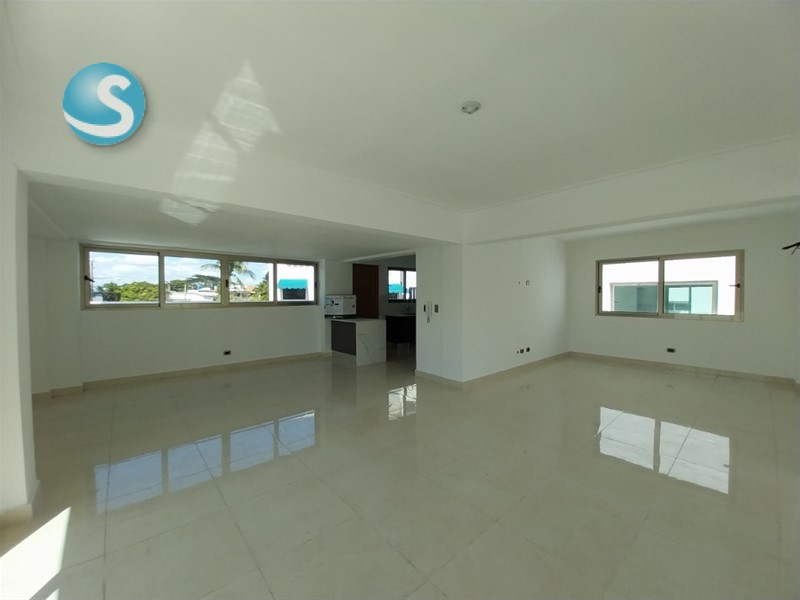 Casa contemporánea de 3 niveles en Altos de Arroyo Hondo III en República Dominicana
