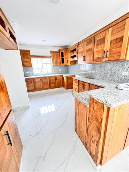 Casa en venta ubicada en Prado Oriental en República Dominicana