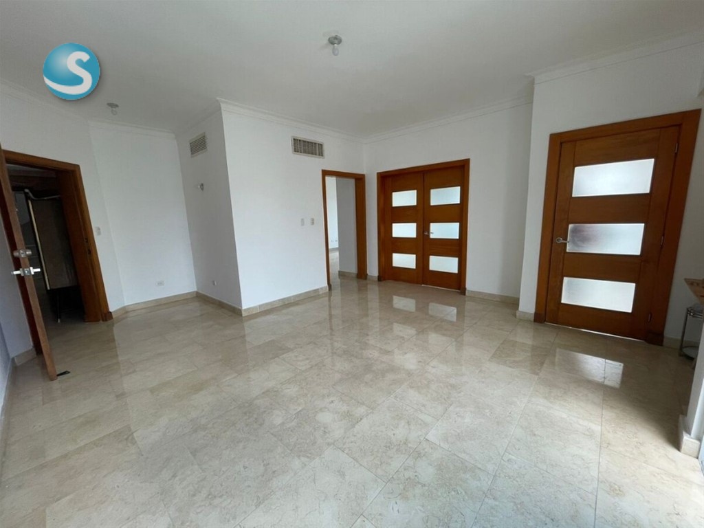Apartamento Amplio en Venta en Los Cacicazgos, 265 m² en República Dominicana