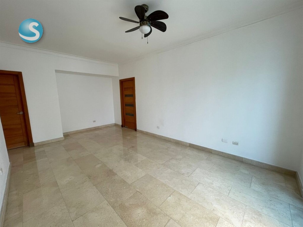 Apartamento Amplio en Venta en Los Cacicazgos, 265 m² en República Dominicana