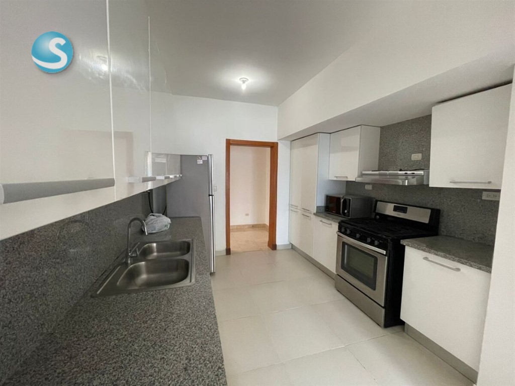 Apartamento Amplio en Venta en Los Cacicazgos, 265 m² en República Dominicana