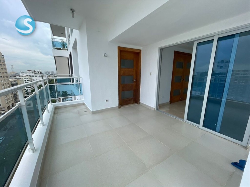 Apartamento Amplio en Venta en Los Cacicazgos, 265 m² en República Dominicana