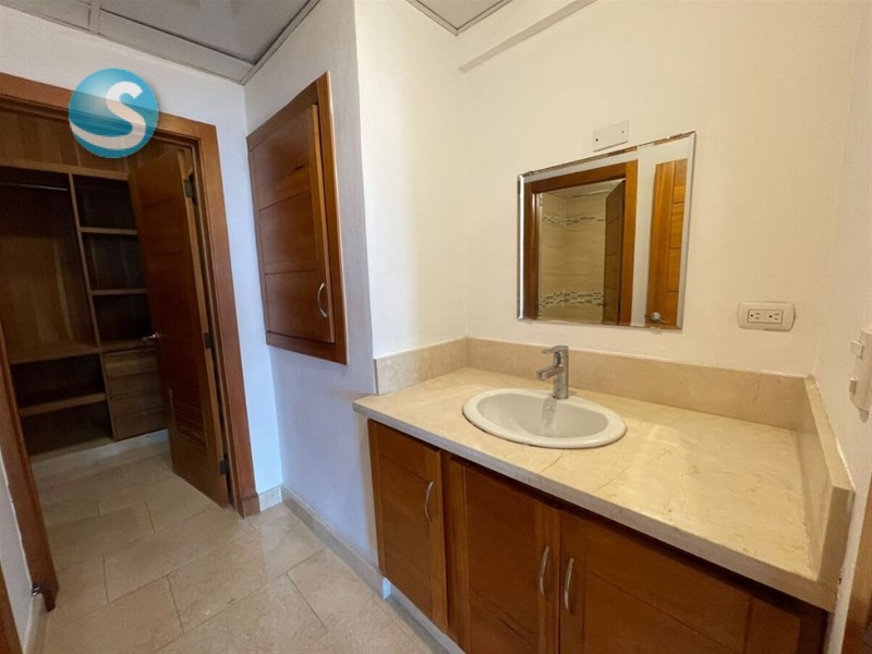 Apartamento Amplio en Venta en Los Cacicazgos, 265 m² en República Dominicana