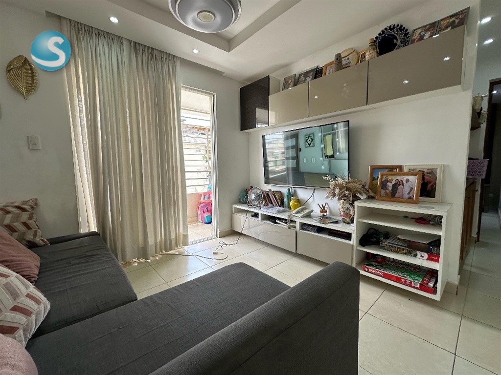 Apartamento en venta con terraza en Av. Monumental