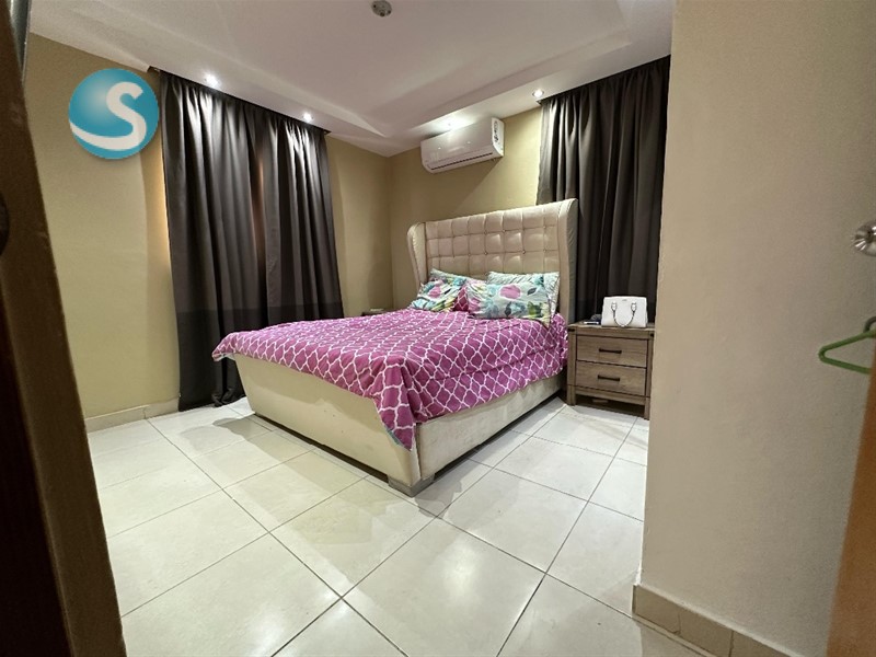 Apartamento en venta con terraza en Av. Monumental en República Dominicana