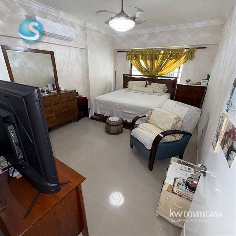 Apartamento en venta con terraza en Evaristo Morales en República Dominicana