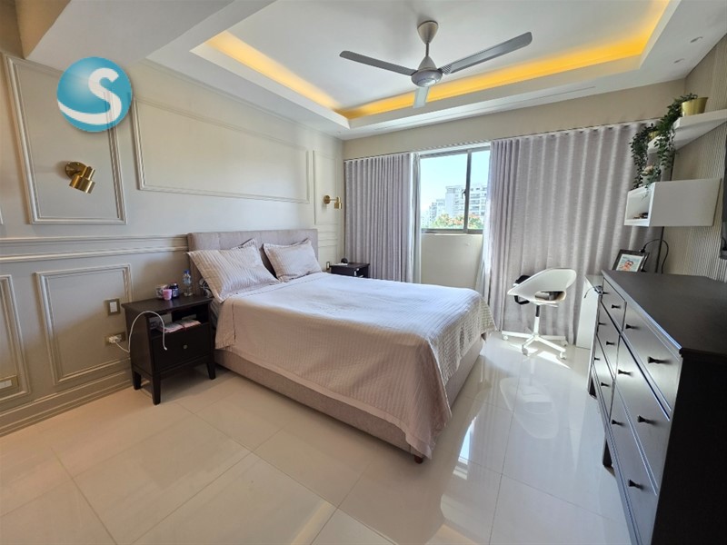 Apartamento en Venta en Evaristo Morales, 196 m², 3 Hab. en República Dominicana