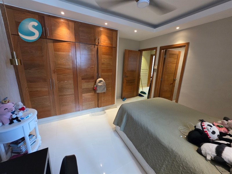 Apartamento en Venta en Evaristo Morales, 196 m², 3 Hab. en República Dominicana