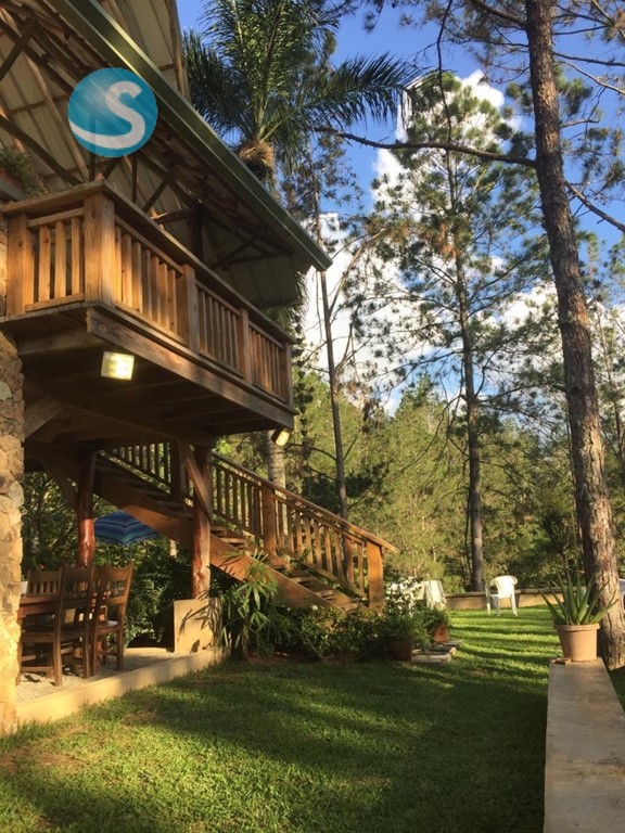Casa en venta en Jarabacoa con amplio terreno y vista a montaña en República Dominicana