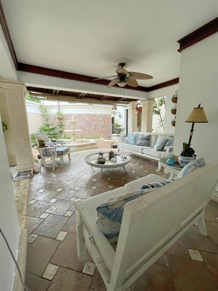 Casa en Venta en Altos de Arroyo Hondo II, 801m2 Solar en República Dominicana