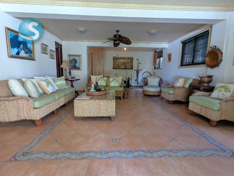 Casa en Venta en Altos de Arroyo Hondo II, 801m2 Solar en República Dominicana