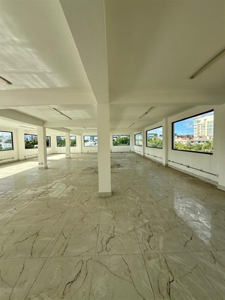 Edificio Comercial en Venta y Alquiler en Bella Vista en República Dominicana