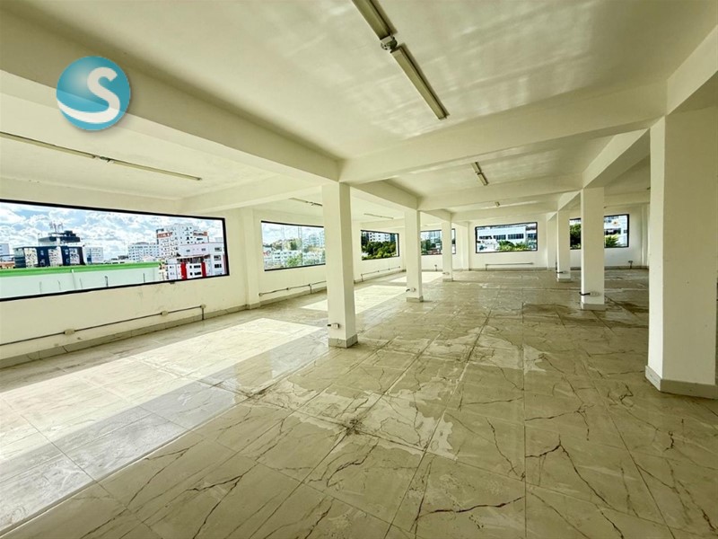 Edificio Comercial en Venta y Alquiler en Bella Vista en República Dominicana