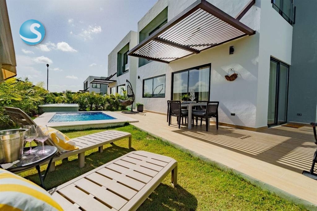Villa de 2 Niveles en Vista Cana con Vista Privilegiada
