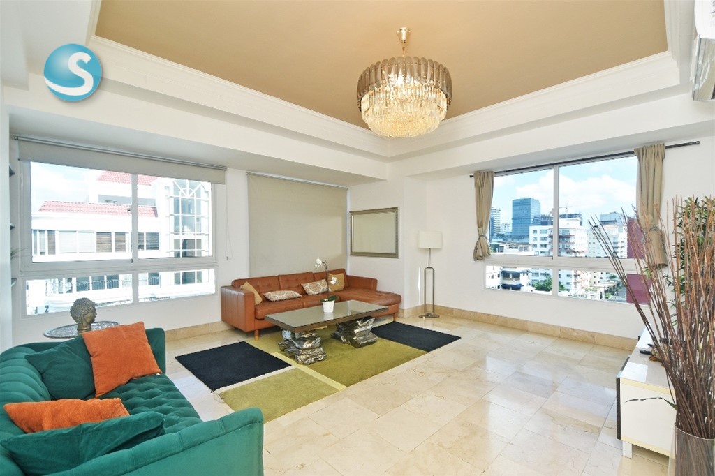 Penthouse en Venta de 3 Niveles en Evaristo Morales en República Dominicana