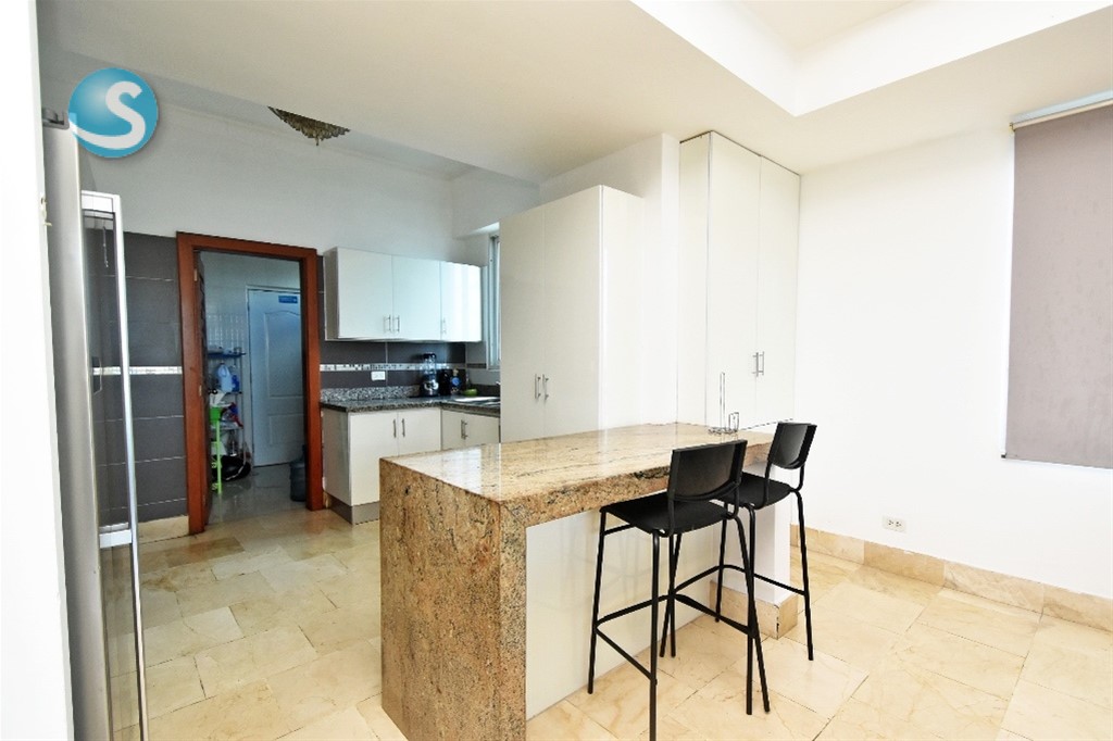 Penthouse en Venta de 3 Niveles en Evaristo Morales en República Dominicana
