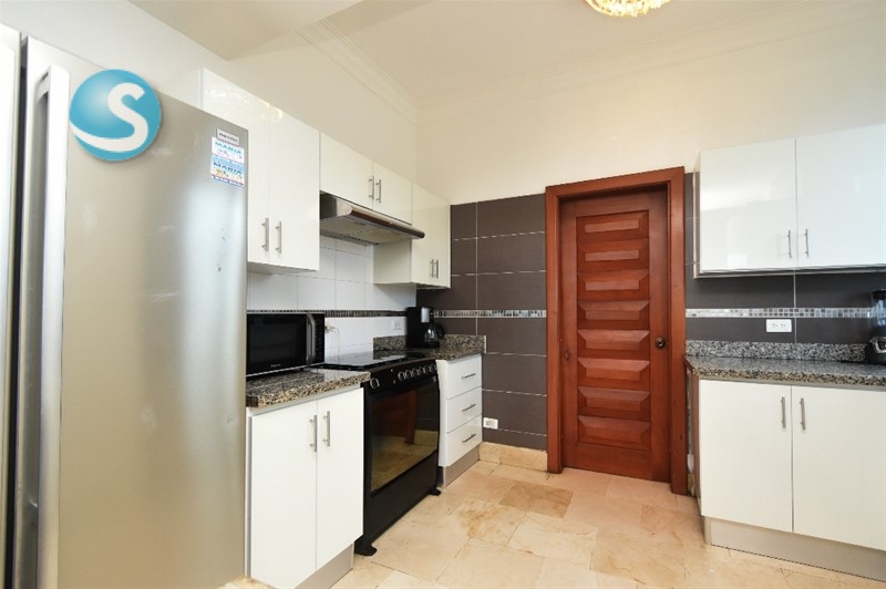 Penthouse en Venta de 3 Niveles en Evaristo Morales en República Dominicana