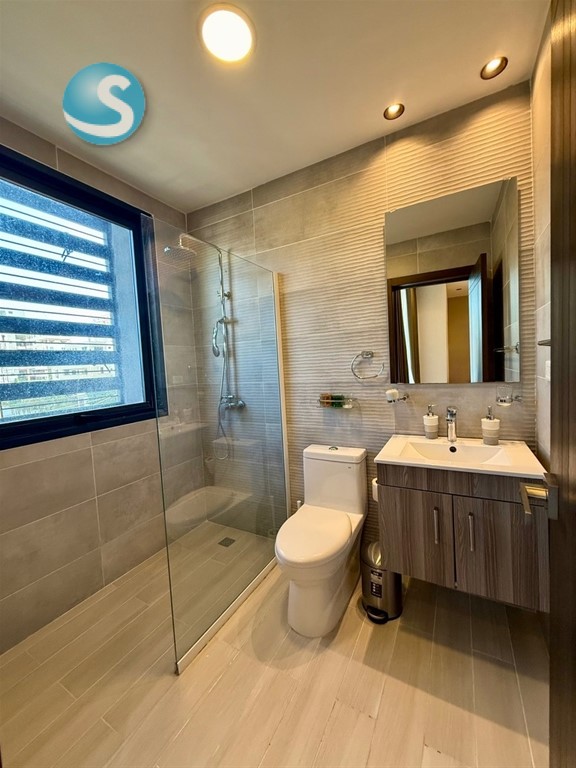 Apartamento moderno en Evaristo Morales, 125 m² amueblado en República Dominicana