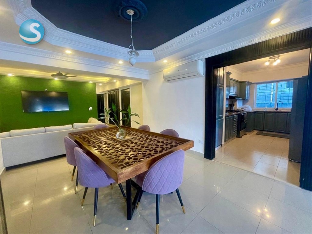 Apartamento Amplio en Venta en Bella Vista, Piso Alto en República Dominicana