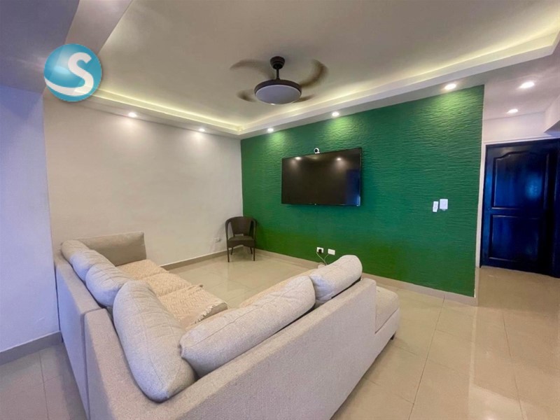 Apartamento Amplio en Venta en Bella Vista, Piso Alto en República Dominicana
