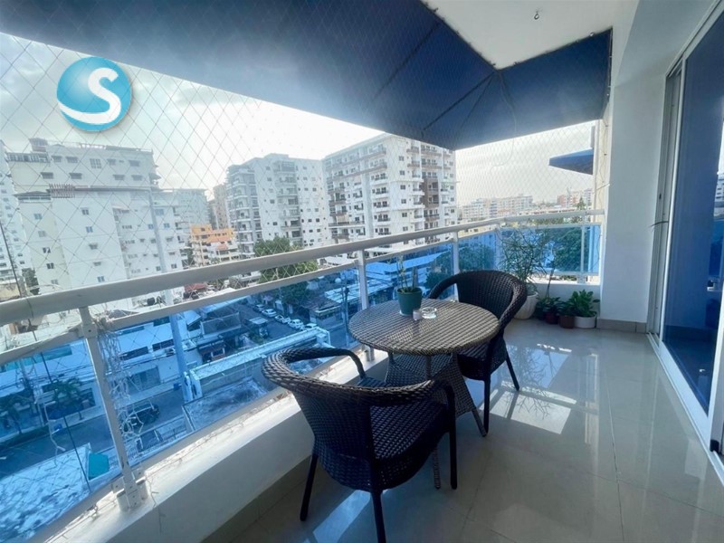 Apartamento Amplio en Venta en Bella Vista, Piso Alto en República Dominicana