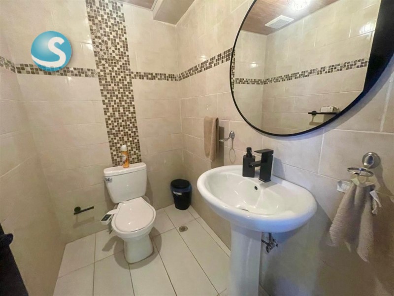 Apartamento Amplio en Venta en Bella Vista, Piso Alto en República Dominicana