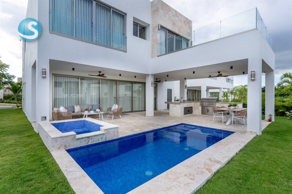 Villa de lujo en venta frente a playa en Nueva Romana