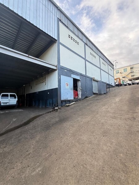 Nave Industrial en Venta Cerca de Autopista Duarte en República Dominicana