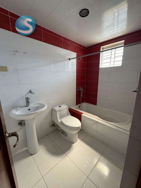 Apartamento en Prado Oriental con Terraza y Estacionamiento en República Dominicana
