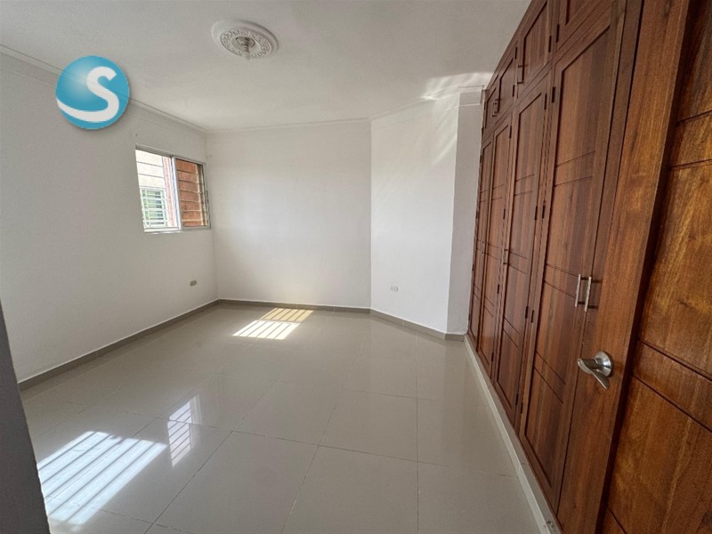 Apartamento en Prado Oriental con Terraza y Estacionamiento en República Dominicana