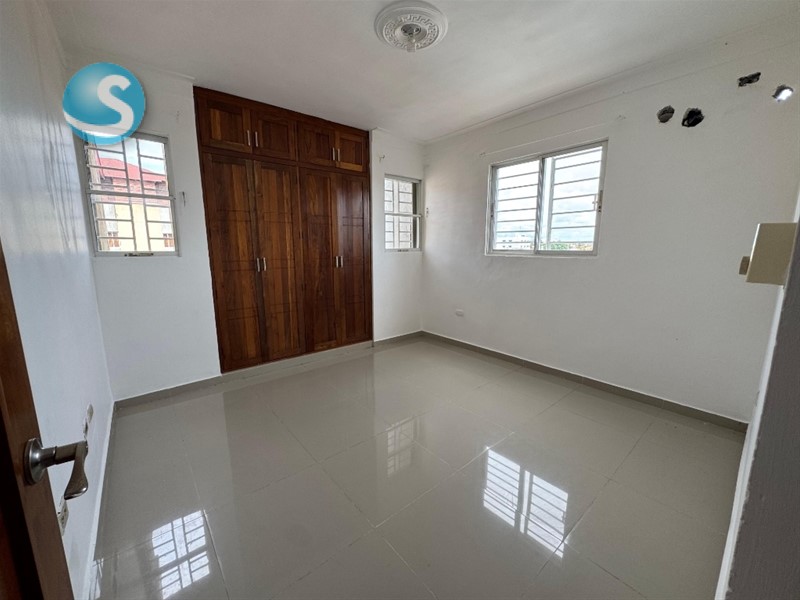 Apartamento en Prado Oriental con Terraza y Estacionamiento en República Dominicana