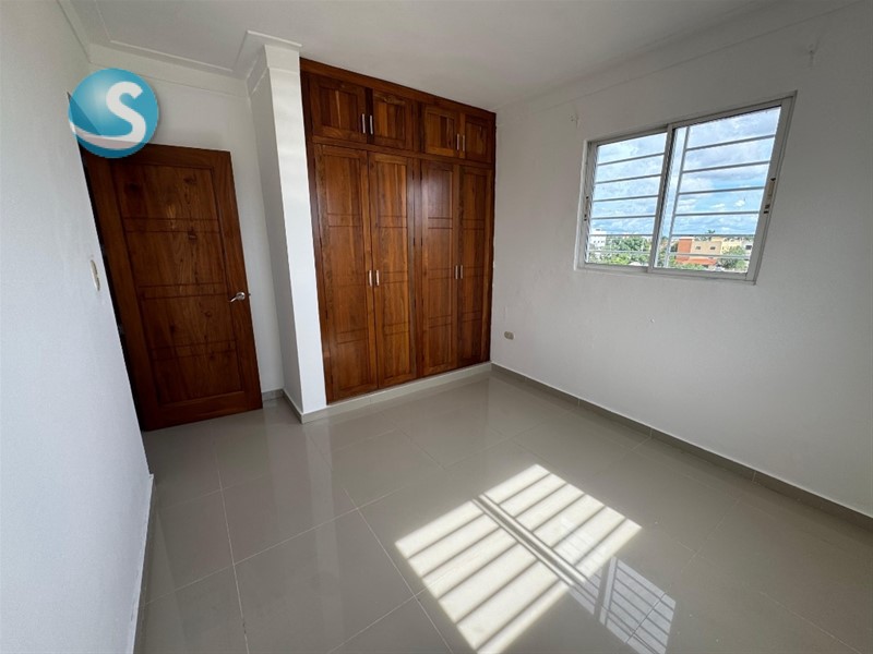 Apartamento en Prado Oriental con Terraza y Estacionamiento en República Dominicana