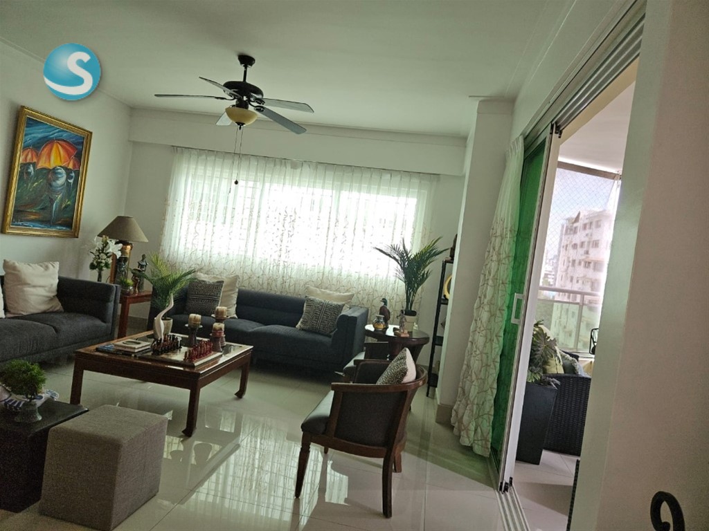 Apartamento amplio en venta en Ensanche Naco, Santo Domingo en República Dominicana