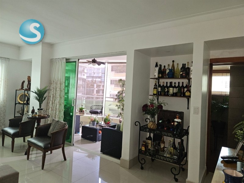 Apartamento amplio en venta en Ensanche Naco, Santo Domingo en República Dominicana