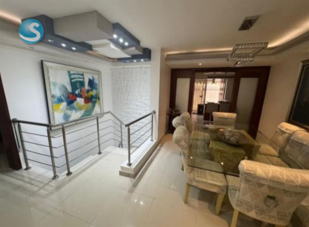 Penthouse en venta en Las Praderas con patio y parqueos
